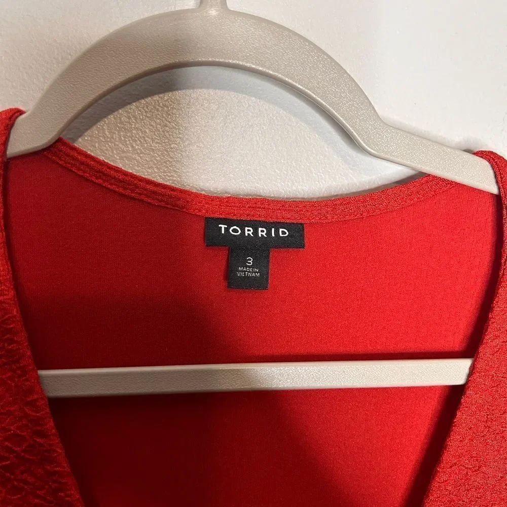 Torrid Textured Wrap Dress - Picture 3 of 4